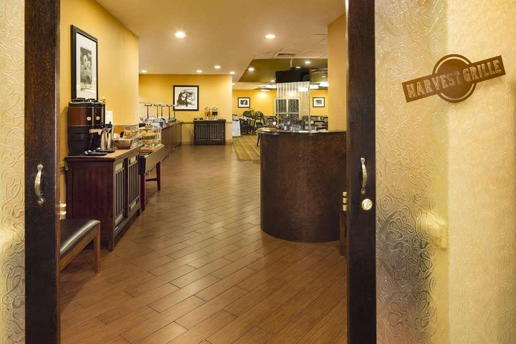 Doubletree By Hilton Hotel Raleigh - Brownstone - University Ristorante foto