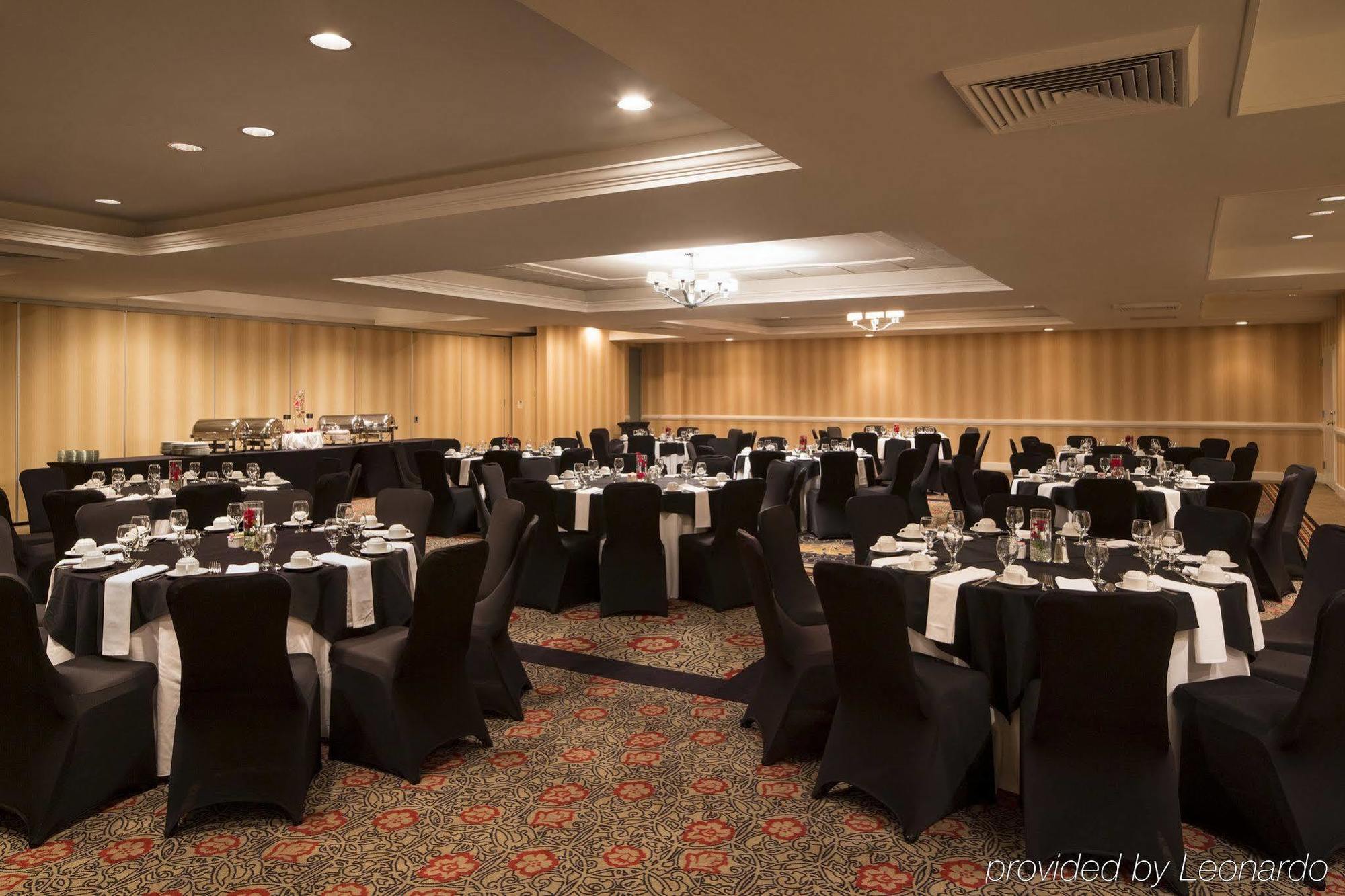 Doubletree By Hilton Hotel Raleigh - Brownstone - University Esterno foto